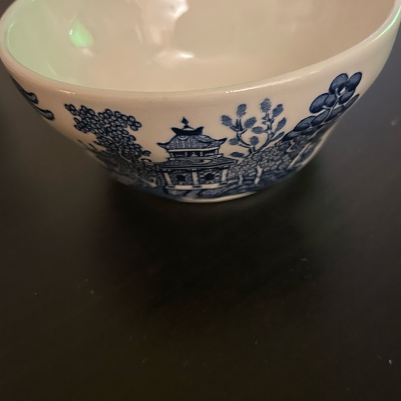 Vintage Blue Willow Sugar Bowl and Creamer - Picture 11 of 14